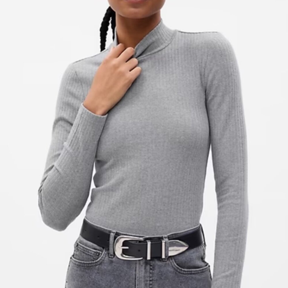 NEW (NWT) GAP Modern Mockneck Cropped Long Sleeve T-Shirt - Grey